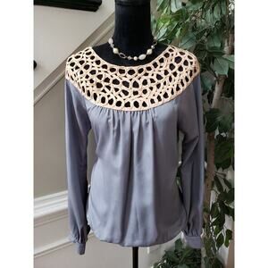 Esley Women Blue & Beige Open Weave Boho Bohemian Neutral Top Blouse Size Medium